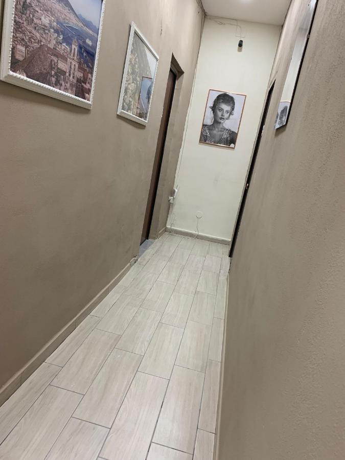 B&B Spaccanapoli A Due Passi Da Via Tribunali Екстериор снимка