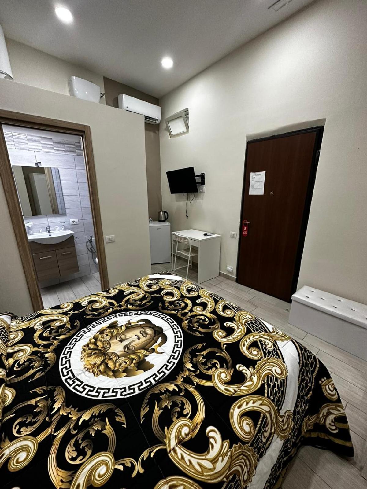B&B Spaccanapoli A Due Passi Da Via Tribunali Екстериор снимка